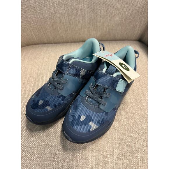 NWT Boys Cat & Jack Reese Blue Light Up Sneakers - Size 11 - Picture 1 of 4